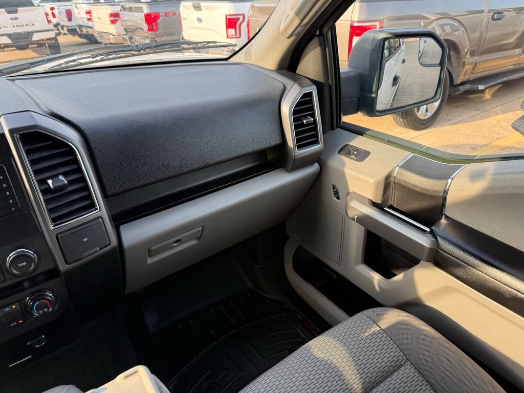 Ford F-150 Vehicle Full-screen Gallery Image 20