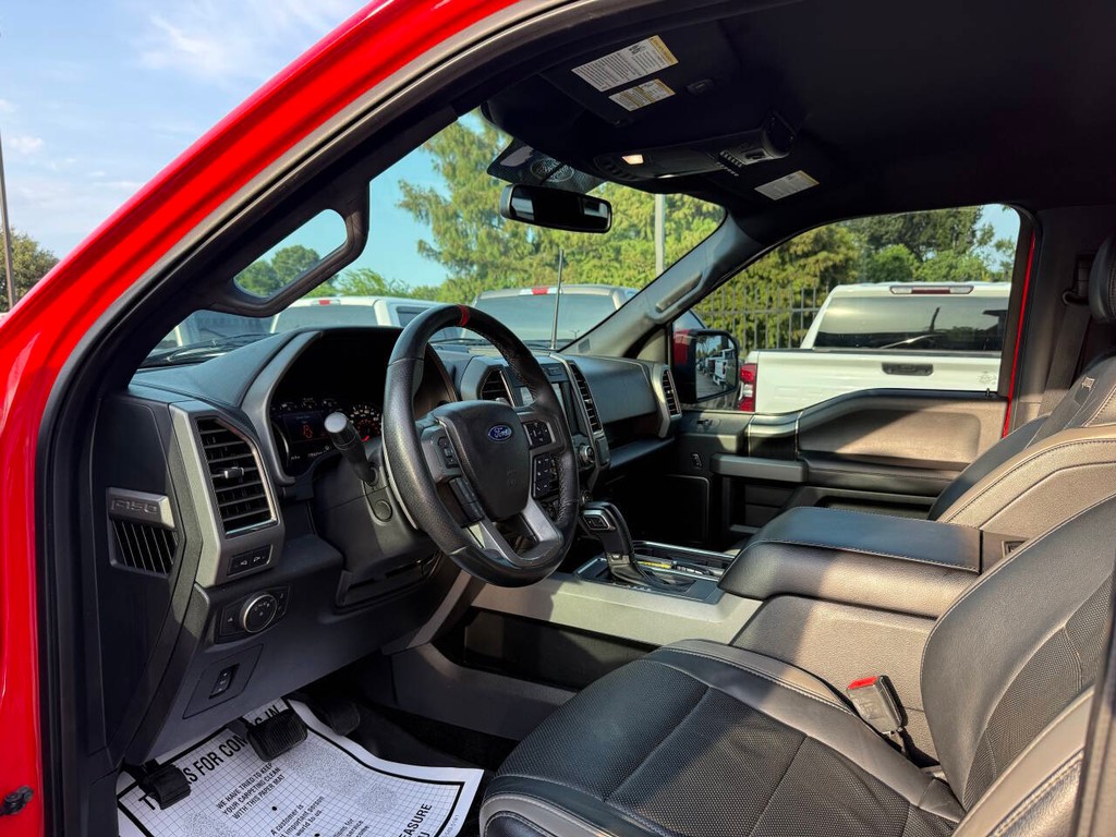 Ford F-150 Vehicle Full-screen Gallery Image 06