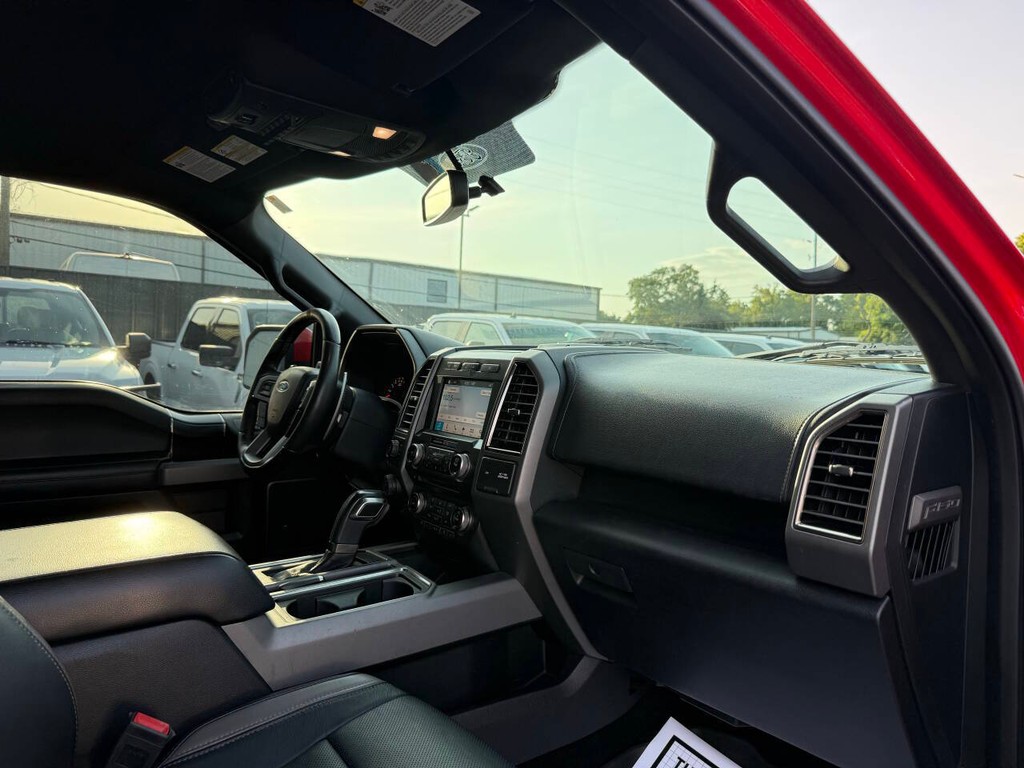Ford F-150 Vehicle Full-screen Gallery Image 09