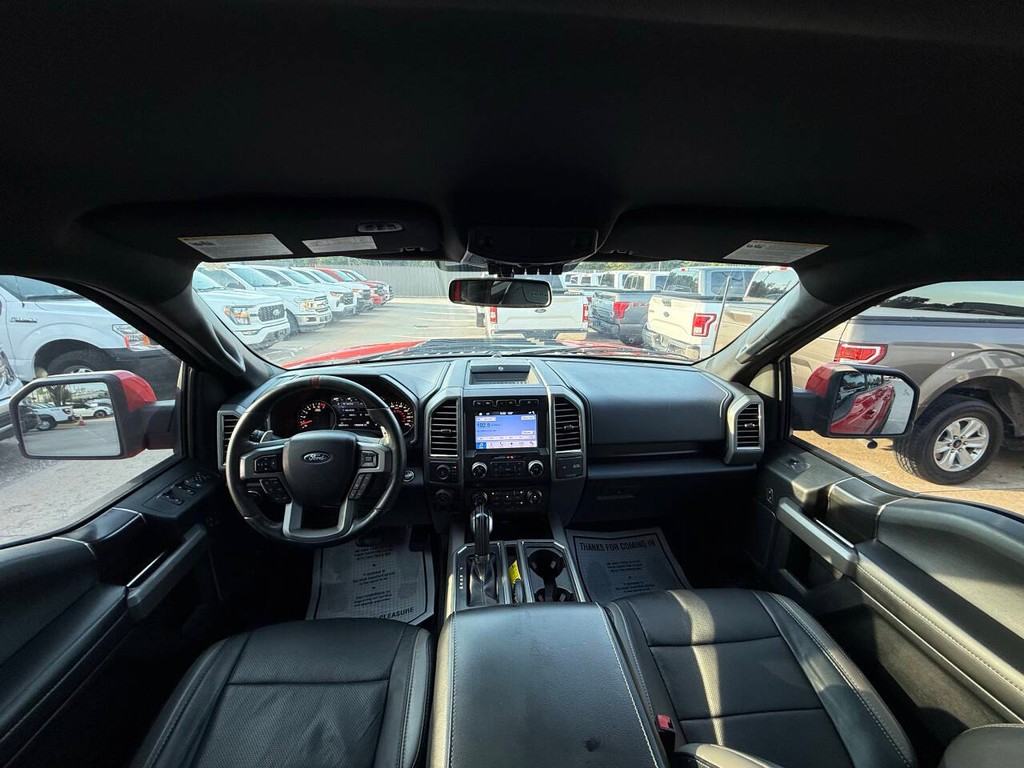 Ford F-150 Vehicle Full-screen Gallery Image 18