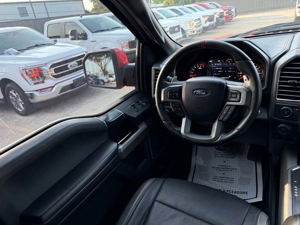 Ford F-150 Vehicle Full-screen Gallery Image 19