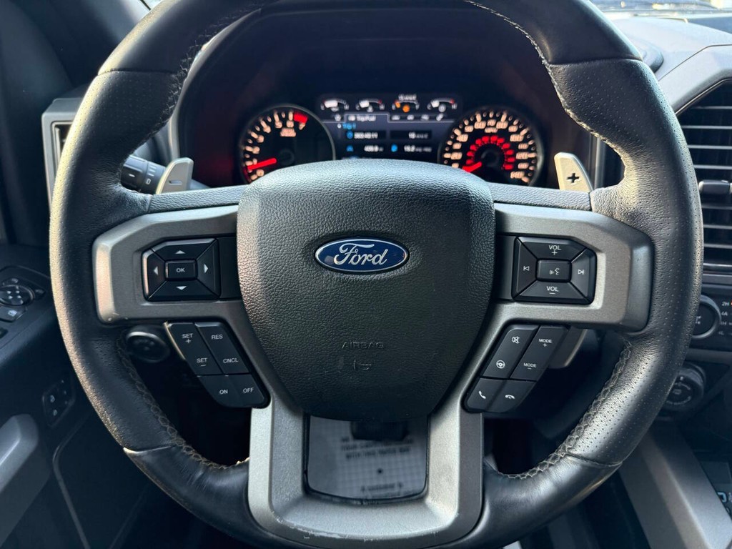 Ford F-150 Vehicle Full-screen Gallery Image 23