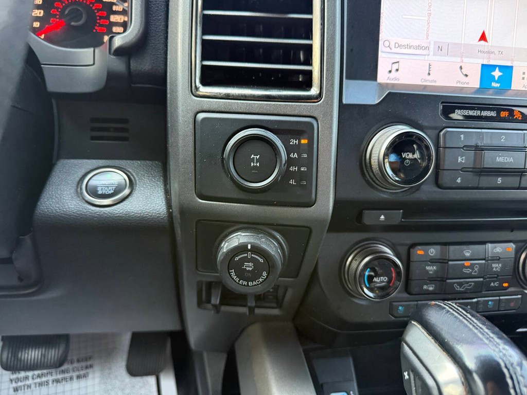 Ford F-150 Vehicle Full-screen Gallery Image 28