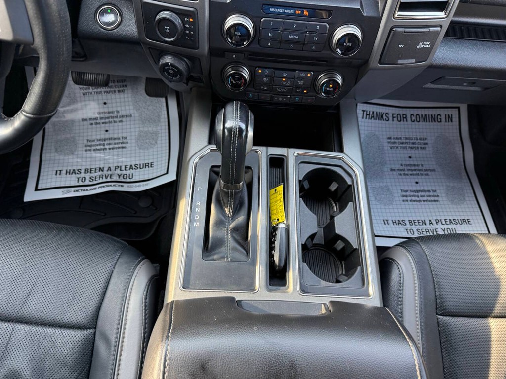 Ford F-150 Vehicle Full-screen Gallery Image 30