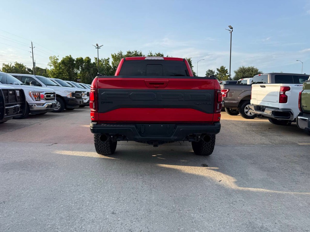 Ford F-150 Vehicle Full-screen Gallery Image 39