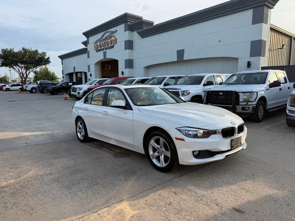 BMW 3 Series Vehicle Full-screen Gallery Image 02