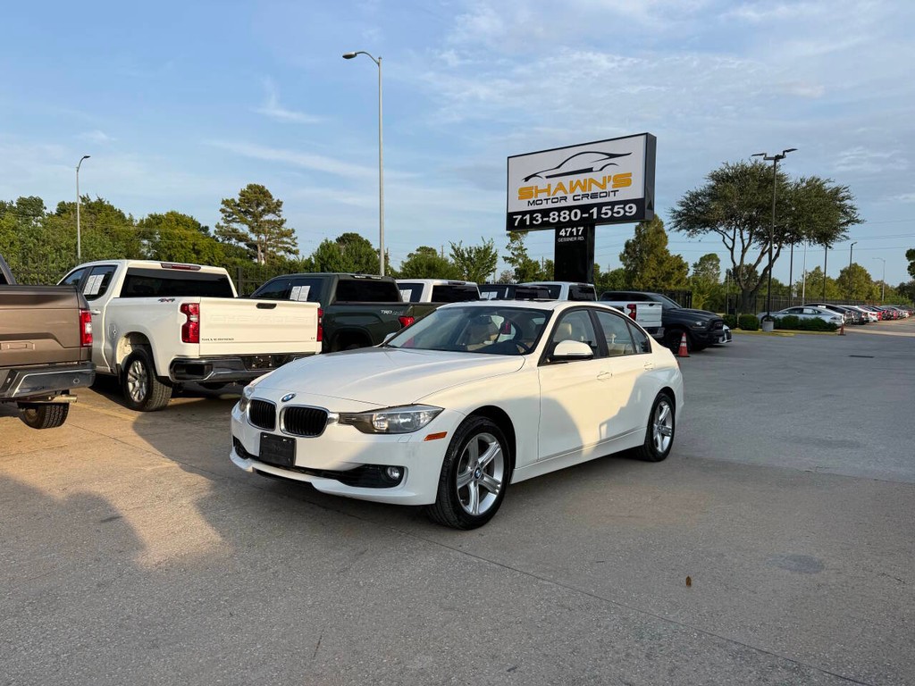 BMW 3 Series Vehicle Full-screen Gallery Image 03