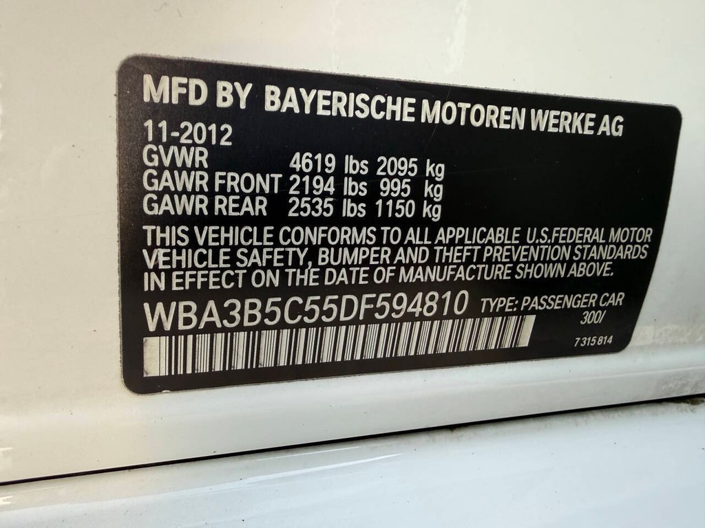 BMW 3 Series Vehicle Full-screen Gallery Image 35
