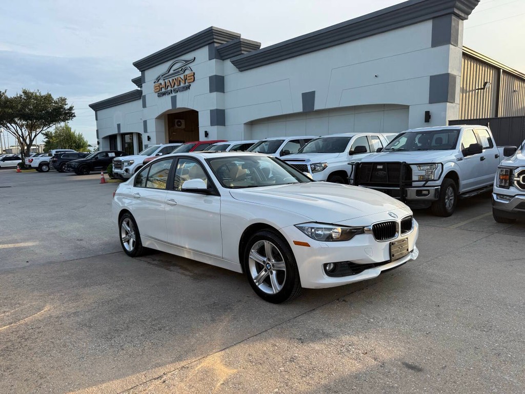 BMW 3 Series Vehicle Full-screen Gallery Image 42
