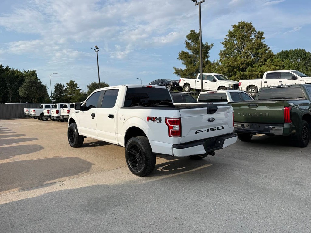 Ford F-150 Vehicle Full-screen Gallery Image 04
