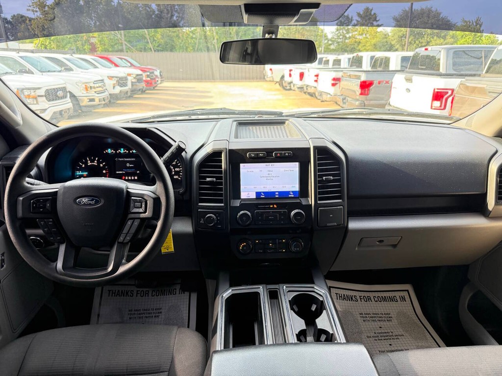 Ford F-150 Vehicle Full-screen Gallery Image 17