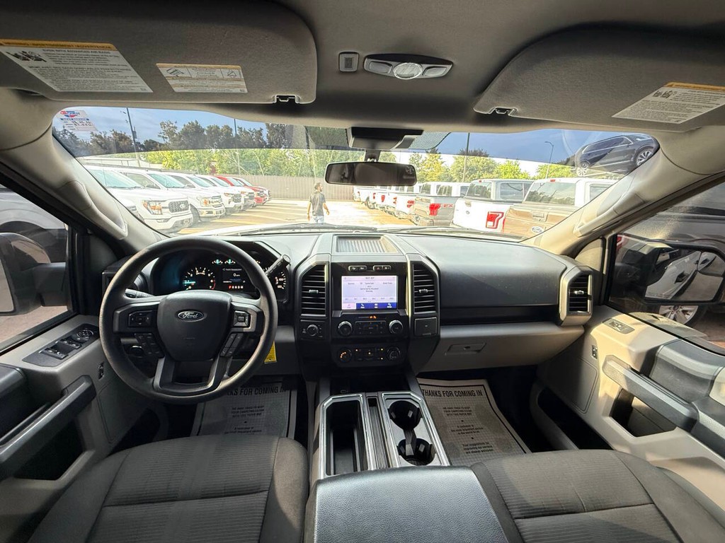 Ford F-150 Vehicle Full-screen Gallery Image 18