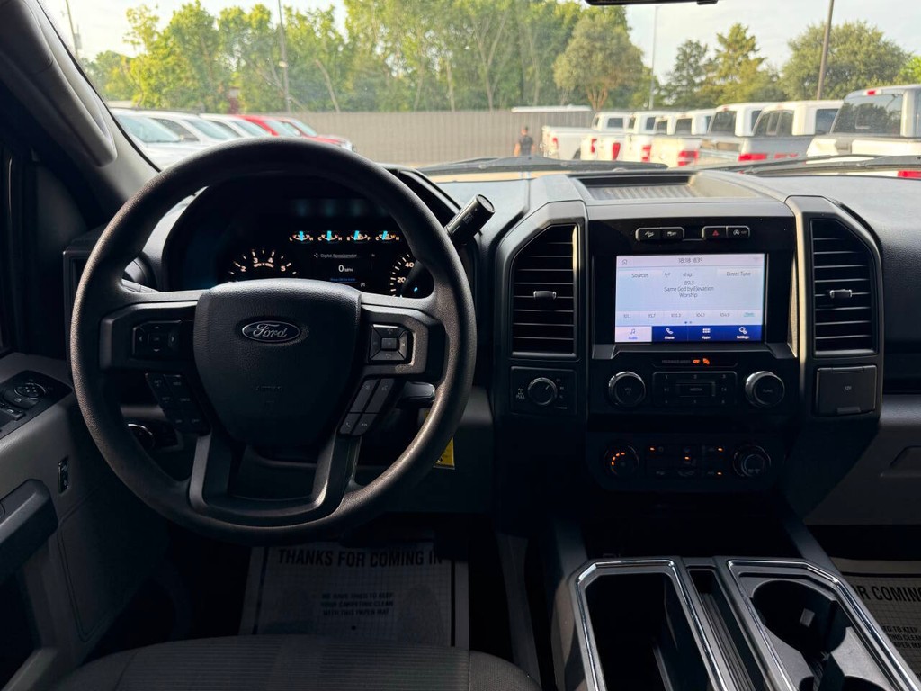 Ford F-150 Vehicle Full-screen Gallery Image 21