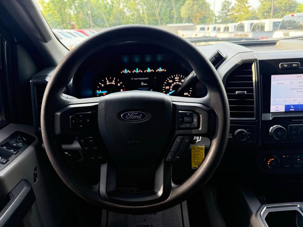 Ford F-150 Vehicle Full-screen Gallery Image 22