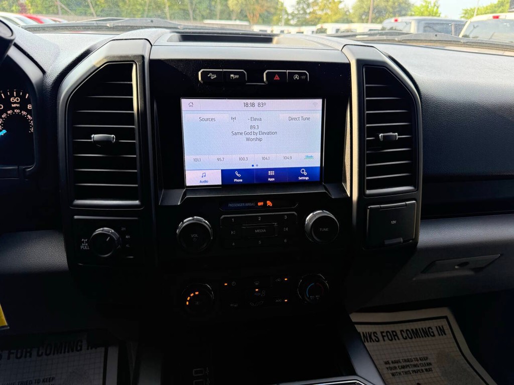 Ford F-150 Vehicle Full-screen Gallery Image 24