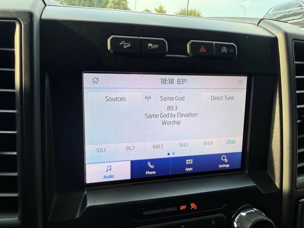 Ford F-150 Vehicle Full-screen Gallery Image 25
