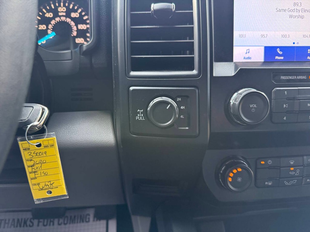 Ford F-150 Vehicle Full-screen Gallery Image 28
