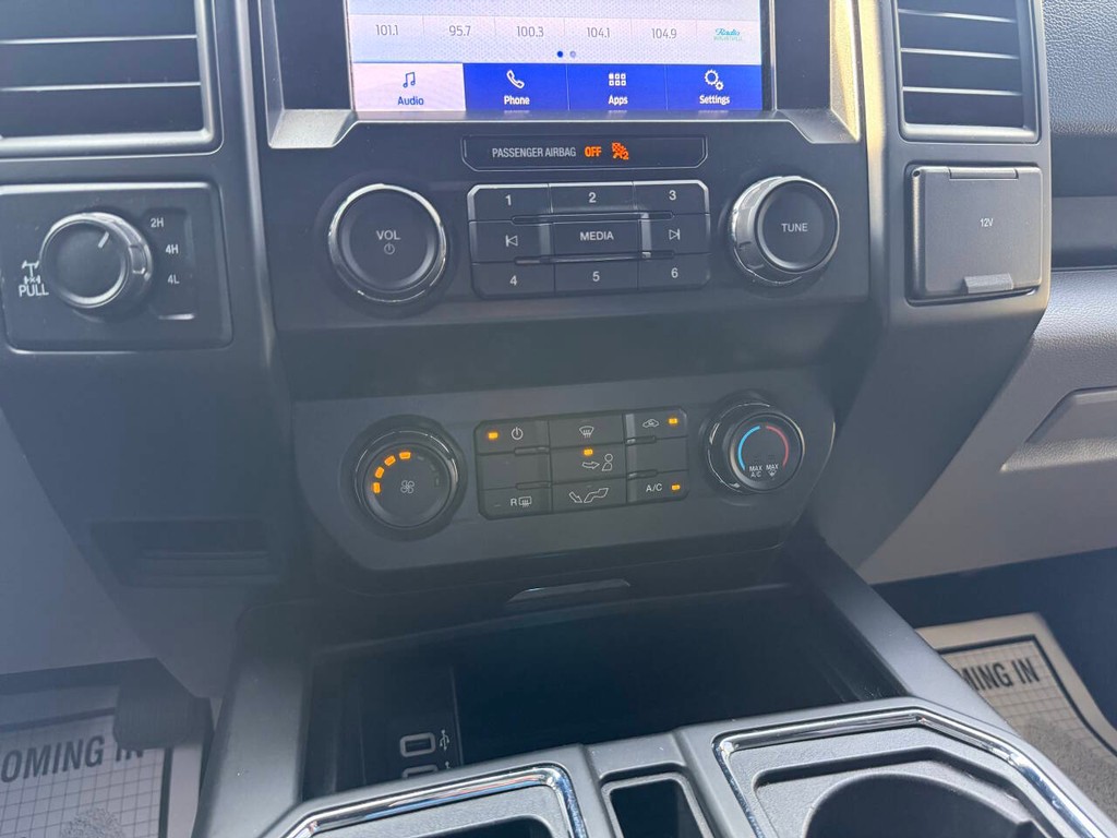 Ford F-150 Vehicle Full-screen Gallery Image 29