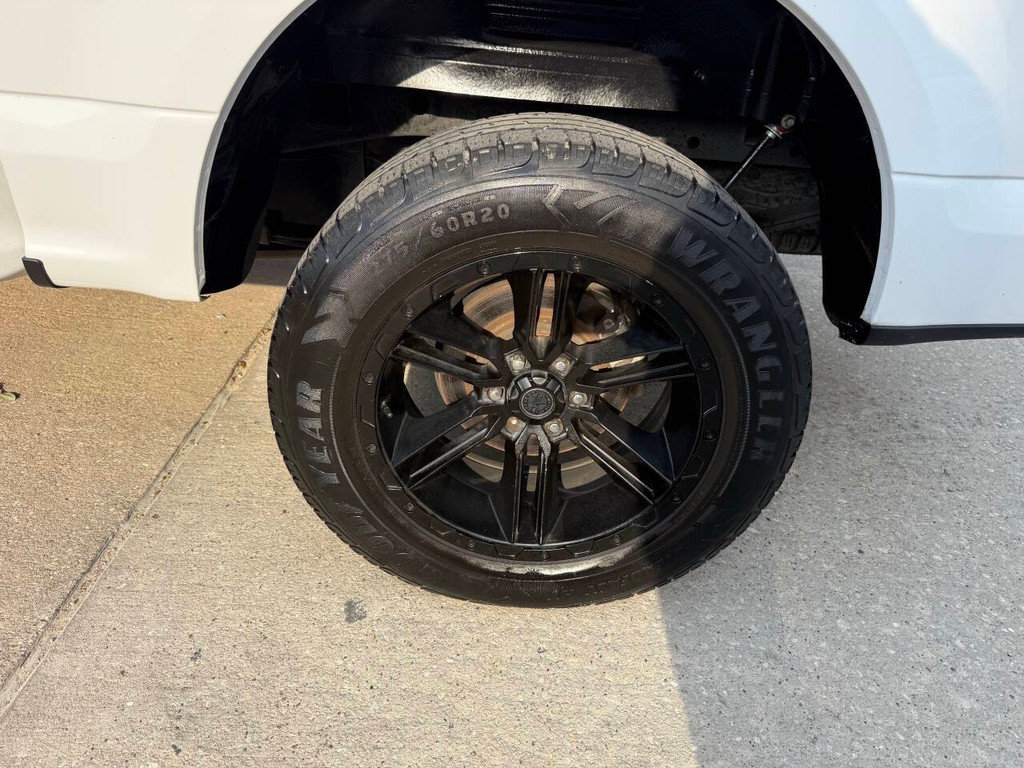 Ford F-150 Vehicle Full-screen Gallery Image 35