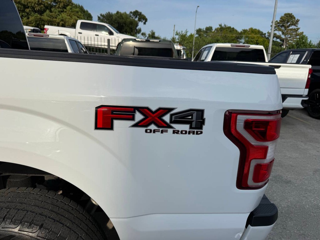 Ford F-150 Vehicle Full-screen Gallery Image 37