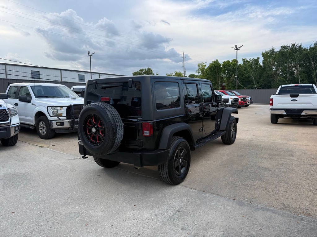 Jeep Wrangler Unlimited Vehicle Full-screen Gallery Image 05