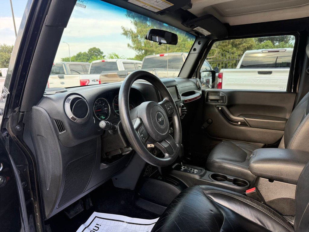 Jeep Wrangler Unlimited Vehicle Full-screen Gallery Image 06