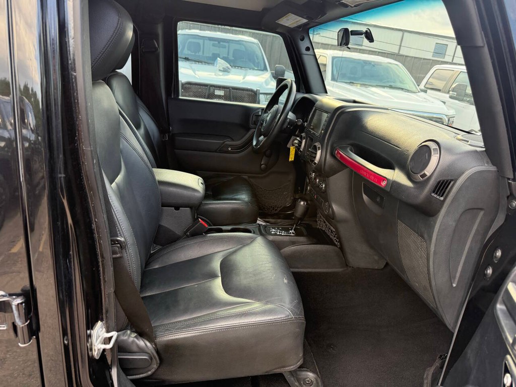 Jeep Wrangler Unlimited Vehicle Full-screen Gallery Image 10