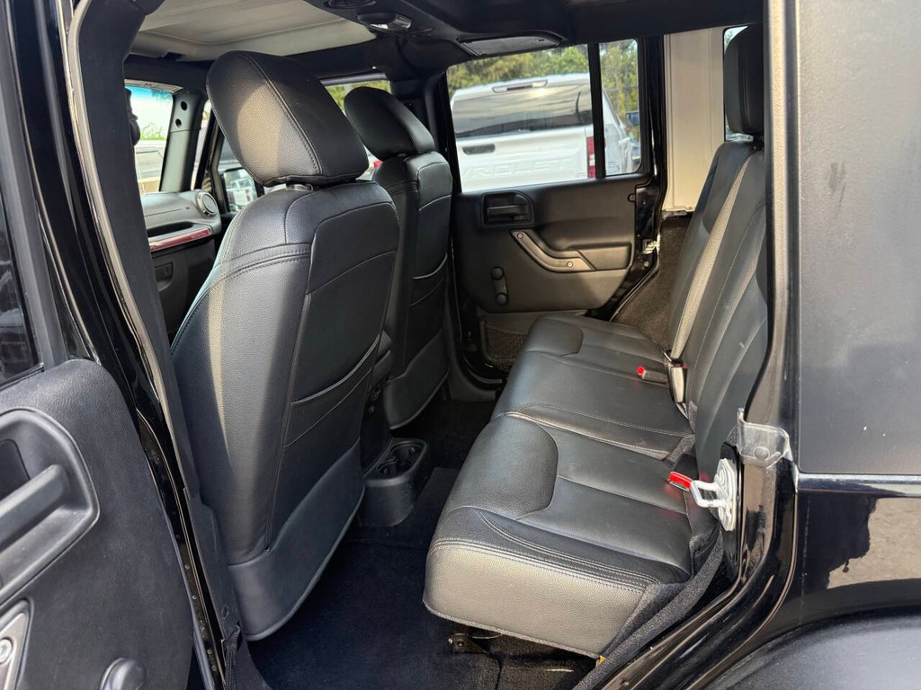 Jeep Wrangler Unlimited Vehicle Full-screen Gallery Image 13
