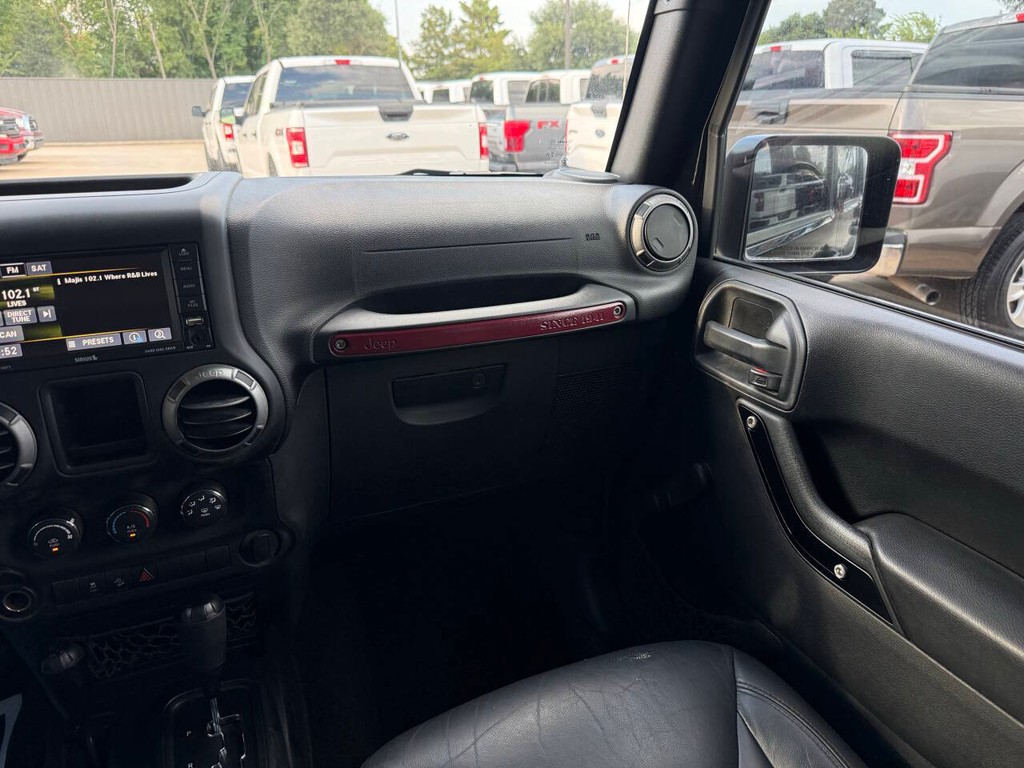 Jeep Wrangler Unlimited Vehicle Full-screen Gallery Image 20