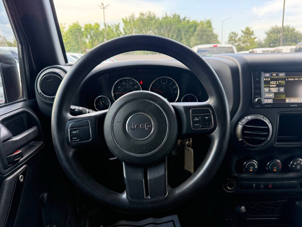 Jeep Wrangler Unlimited Vehicle Full-screen Gallery Image 22