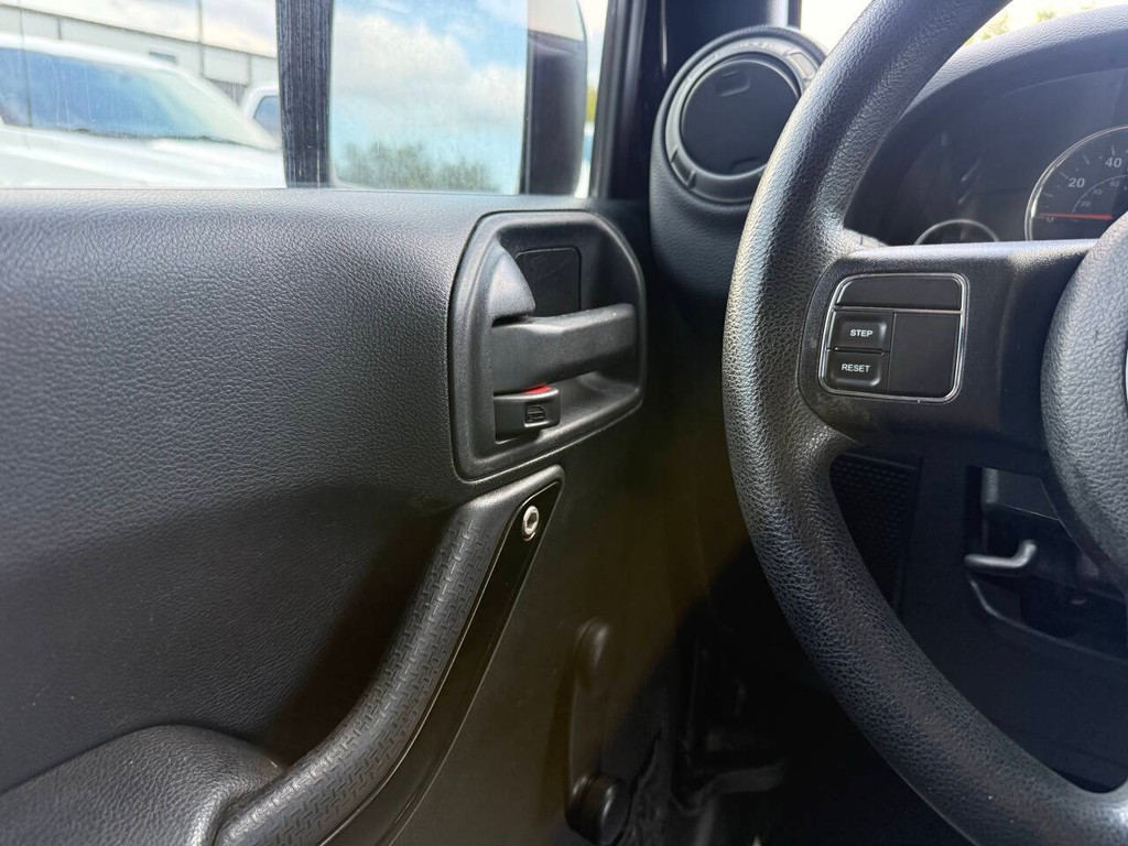 Jeep Wrangler Unlimited Vehicle Full-screen Gallery Image 29