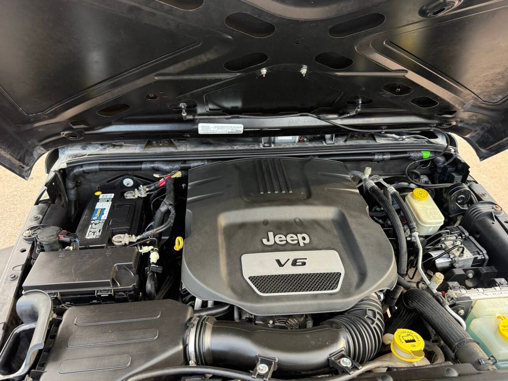 Jeep Wrangler Unlimited Vehicle Full-screen Gallery Image 33