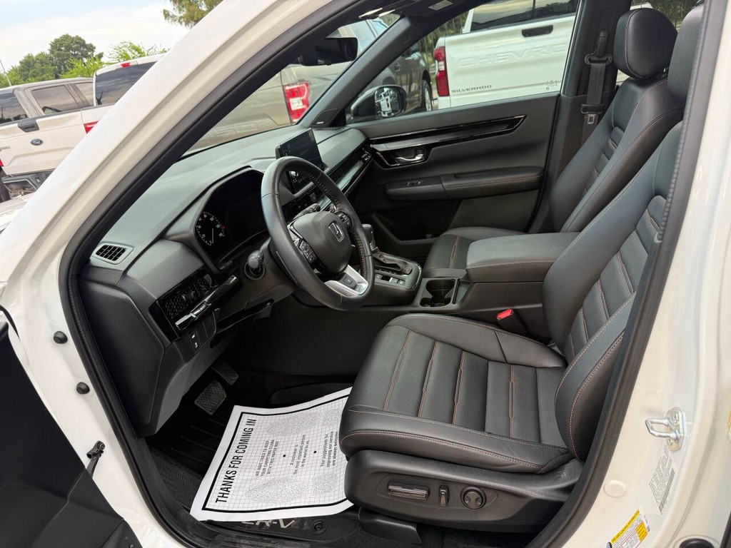 Honda CR-V Hybrid Vehicle Full-screen Gallery Image 06
