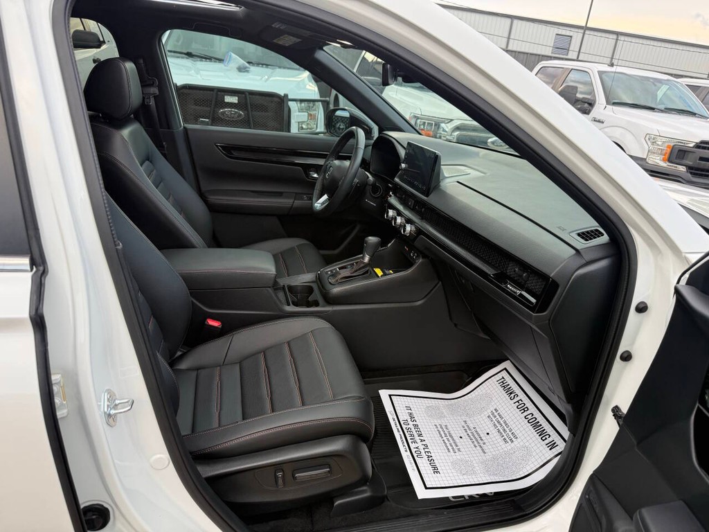 Honda CR-V Hybrid Vehicle Full-screen Gallery Image 09