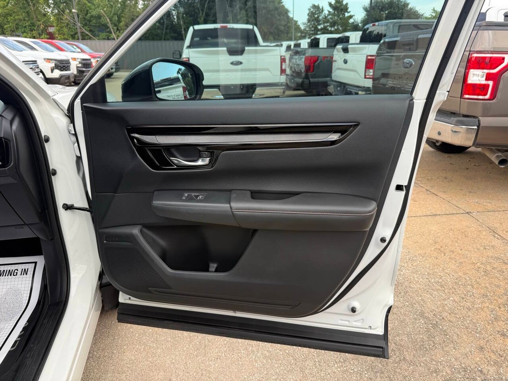 Honda CR-V Hybrid Vehicle Full-screen Gallery Image 10