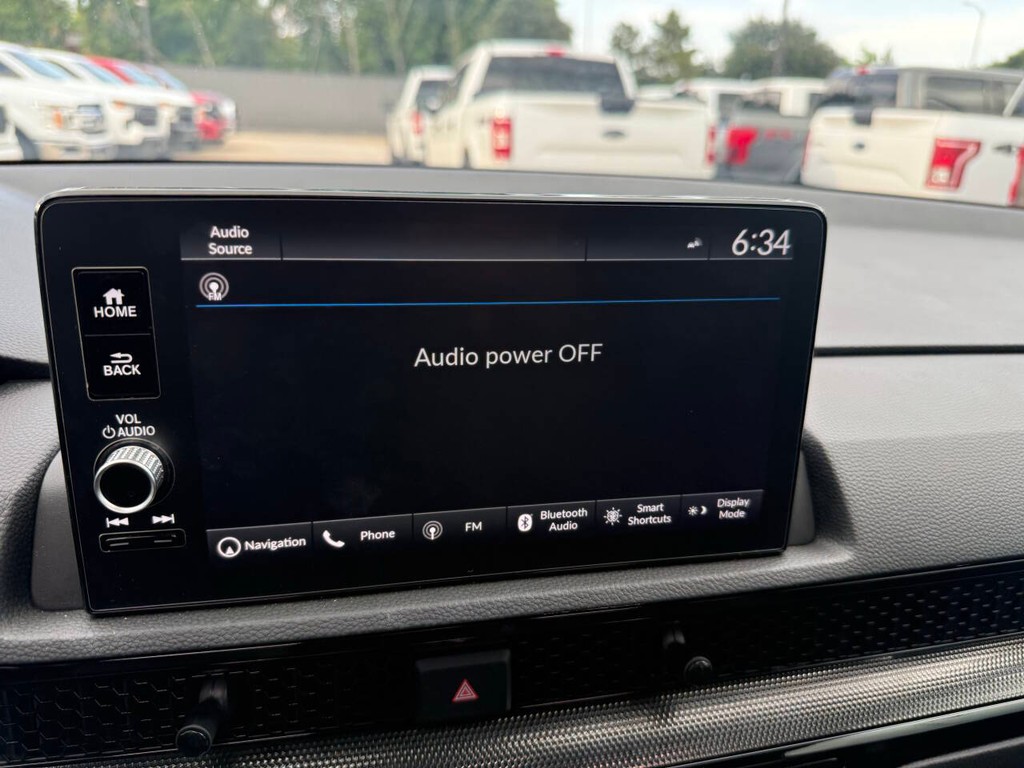 Honda CR-V Hybrid Vehicle Full-screen Gallery Image 24