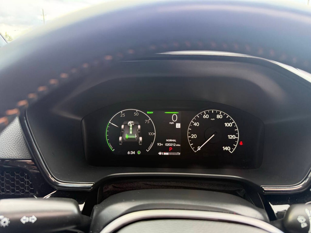 Honda CR-V Hybrid Vehicle Full-screen Gallery Image 31