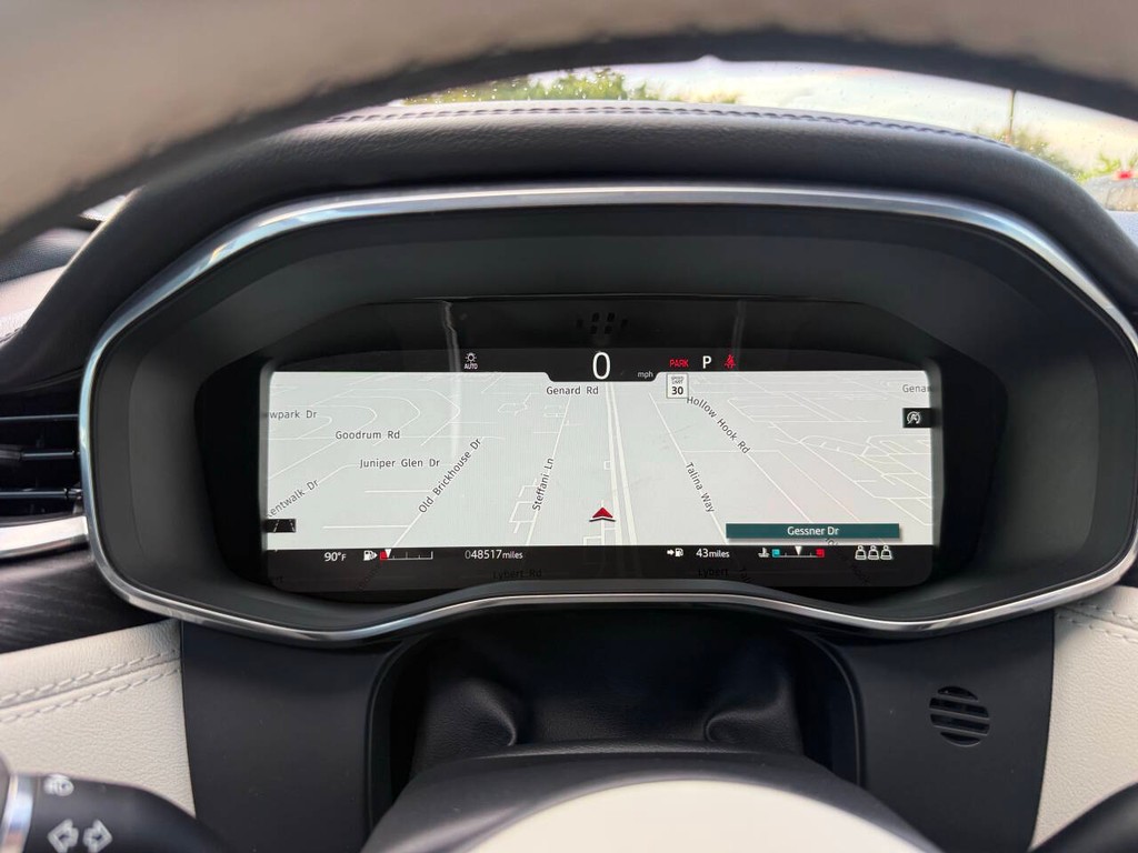 Jaguar F-PACE Vehicle Full-screen Gallery Image 32