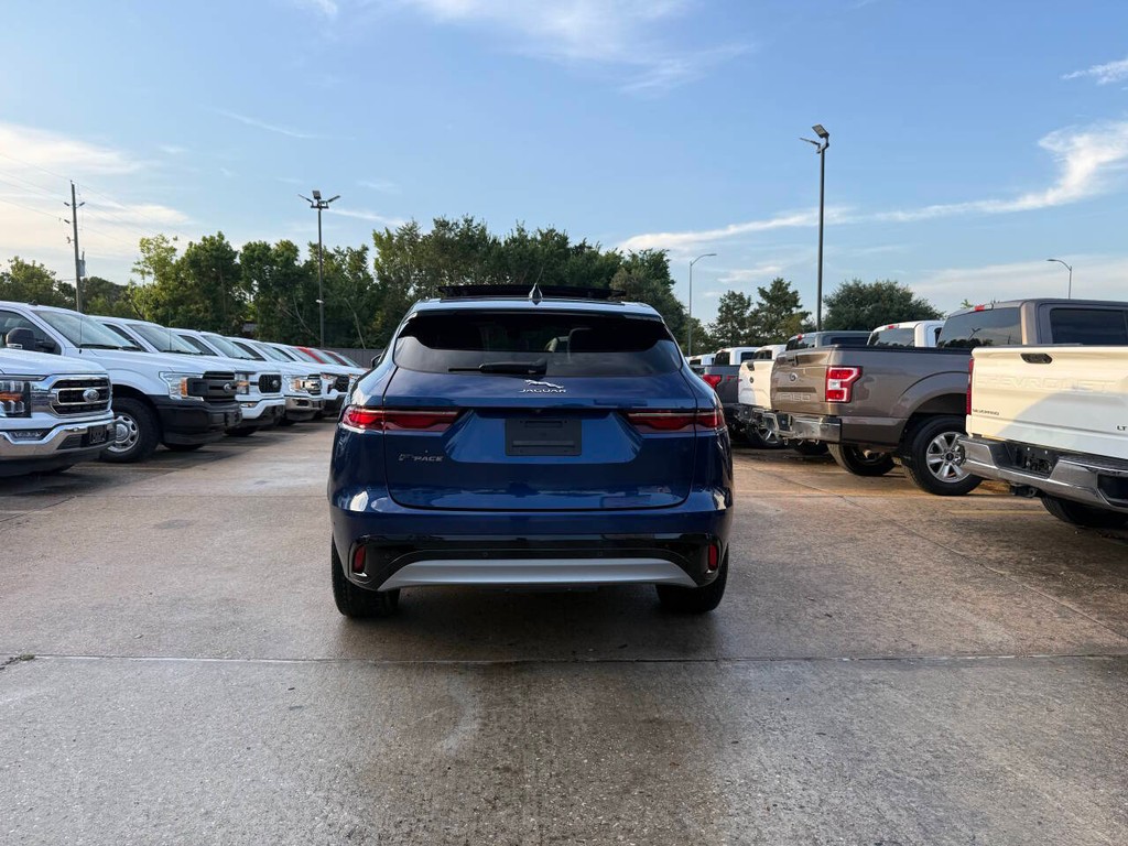 Jaguar F-PACE Vehicle Full-screen Gallery Image 39
