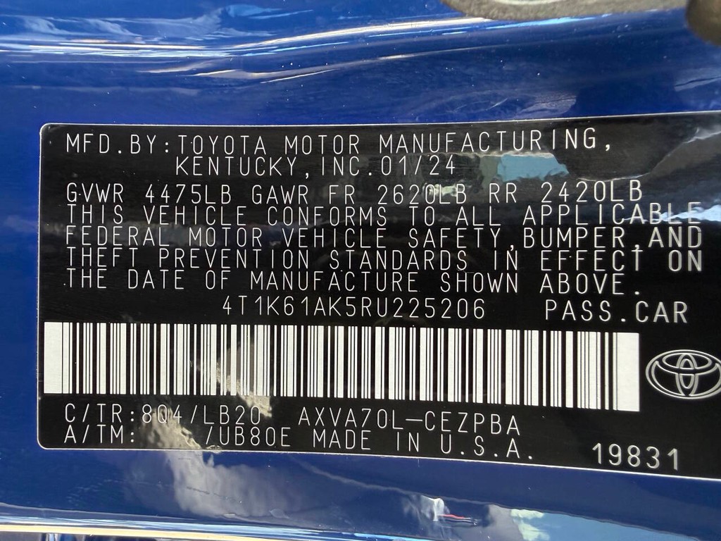 Toyota Camry Vehicle Full-screen Gallery Image 31