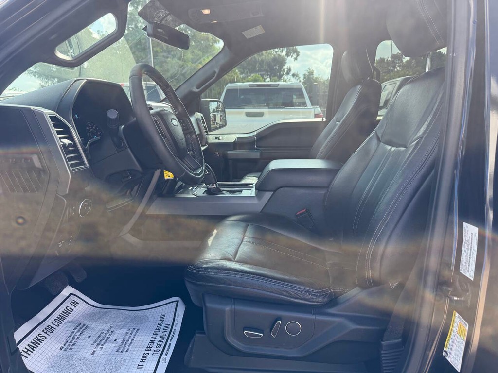 Ford F-150 Vehicle Full-screen Gallery Image 07