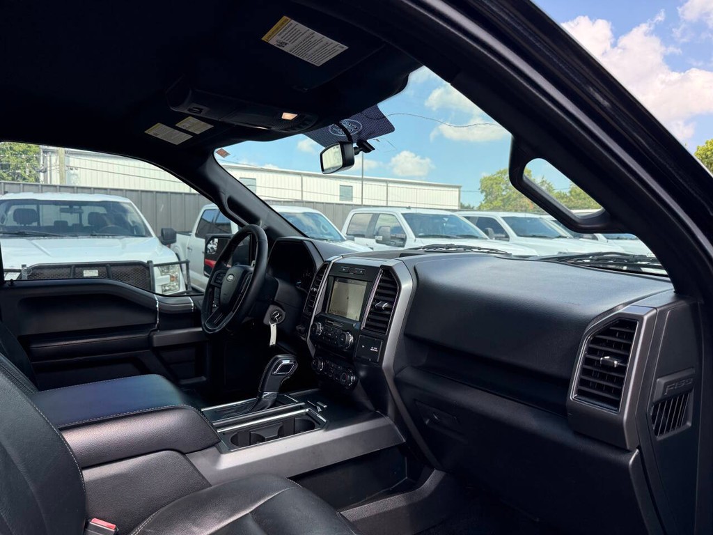 Ford F-150 Vehicle Full-screen Gallery Image 09