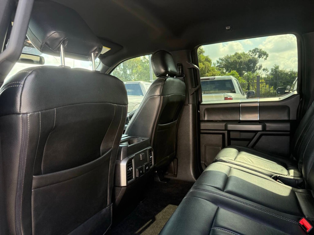 Ford F-150 Vehicle Full-screen Gallery Image 12