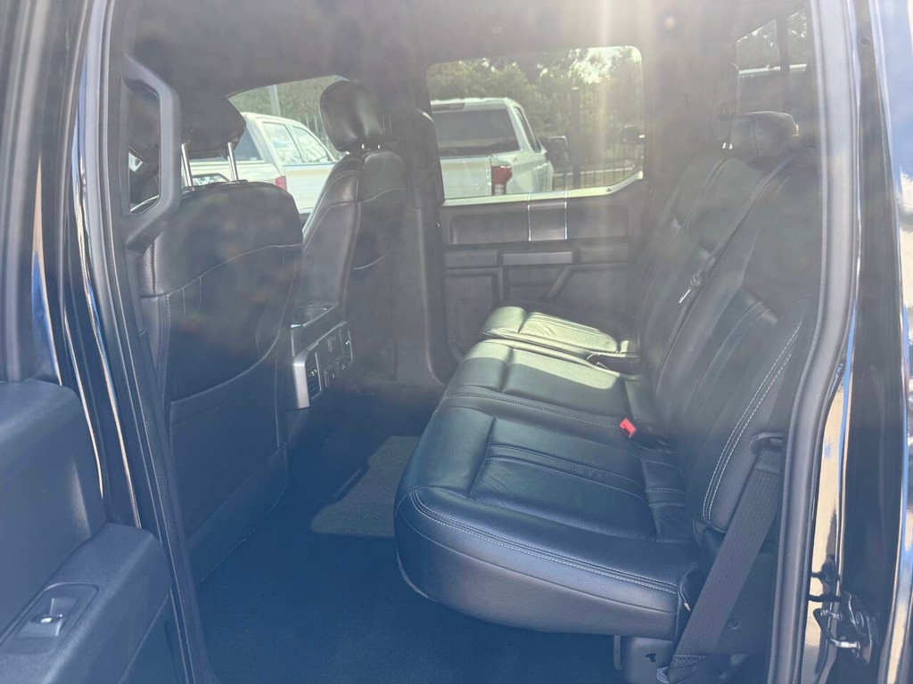 Ford F-150 Vehicle Full-screen Gallery Image 13