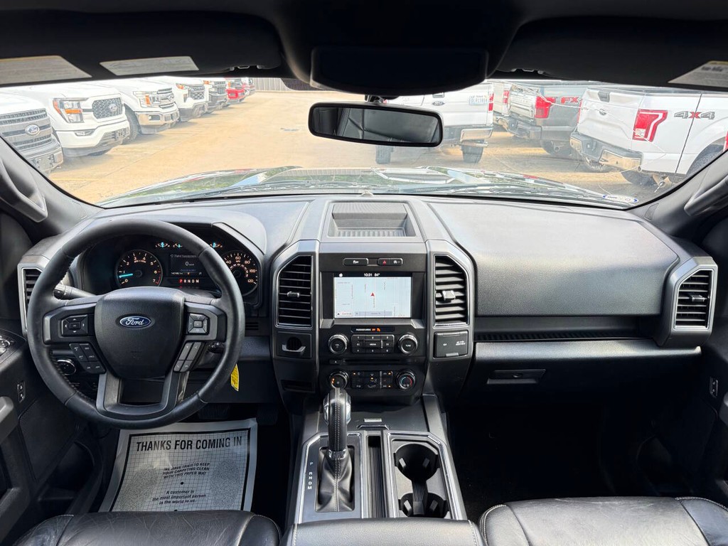 Ford F-150 Vehicle Full-screen Gallery Image 17