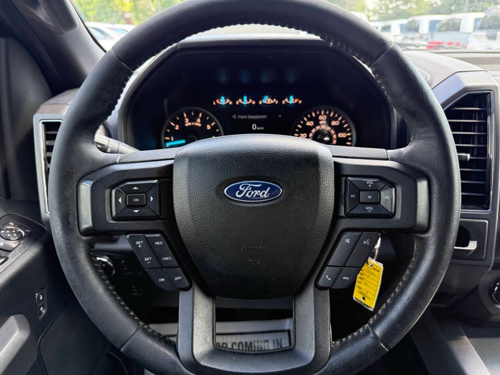 Ford F-150 Vehicle Full-screen Gallery Image 23