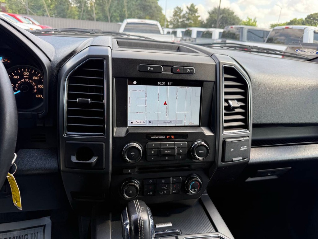 Ford F-150 Vehicle Full-screen Gallery Image 24