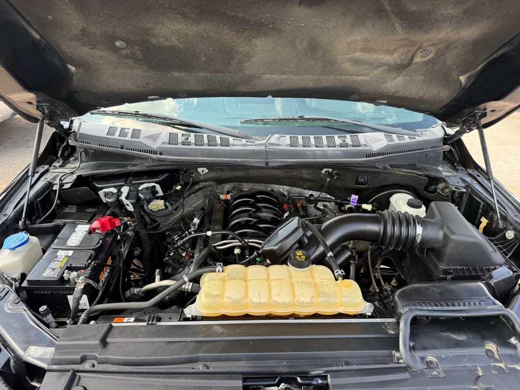 Ford F-150 Vehicle Full-screen Gallery Image 34