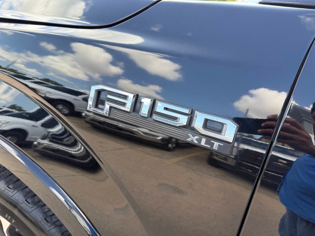 Ford F-150 Vehicle Full-screen Gallery Image 36