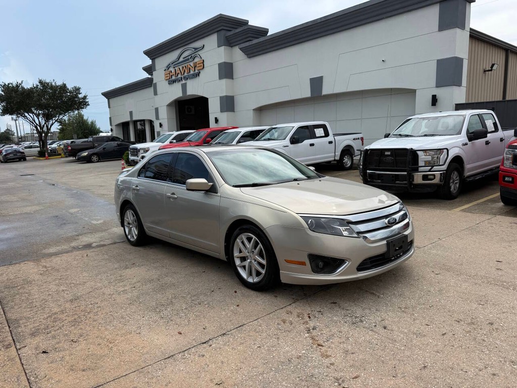 Ford Fusion Vehicle Full-screen Gallery Image 02